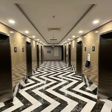 Ultra Luxurious 1bd,high Floor,with Balcony