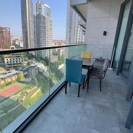 Ultra Luxurious 1bd,high Floor,with Balcony Lägenhet