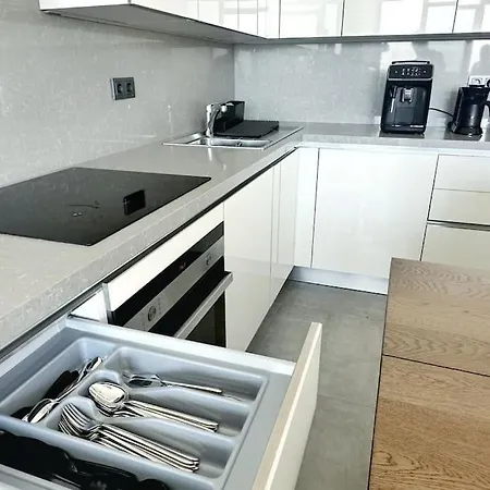 Lägenhet Ultra Luxurious 1bd,high Floor,with Balcony